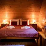 Ξενοδοχείο με διαμερίσματα Hotel****liptovsky Dvor 4*