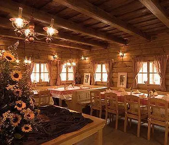 Ξενοδοχείο με διαμερίσματα Hotel****liptovsky Dvor